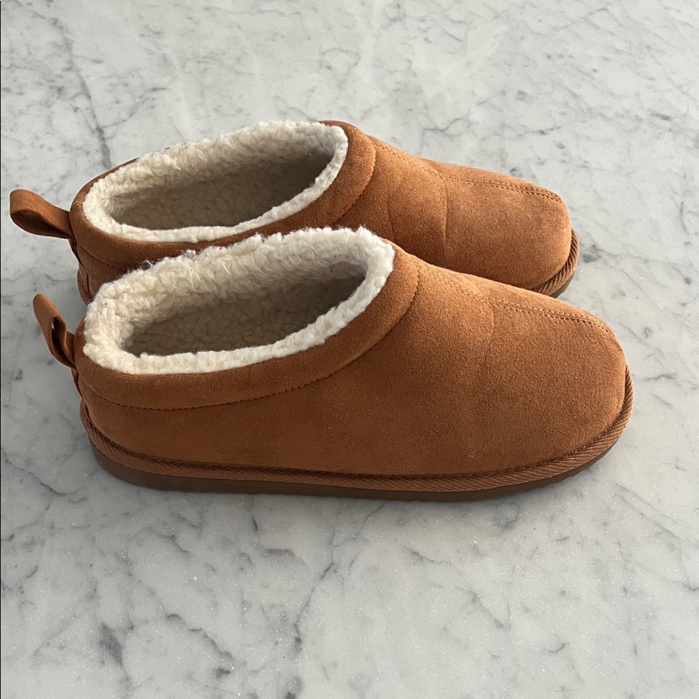 Cozy Tan Moccasin Slippers with Sherpa Lining